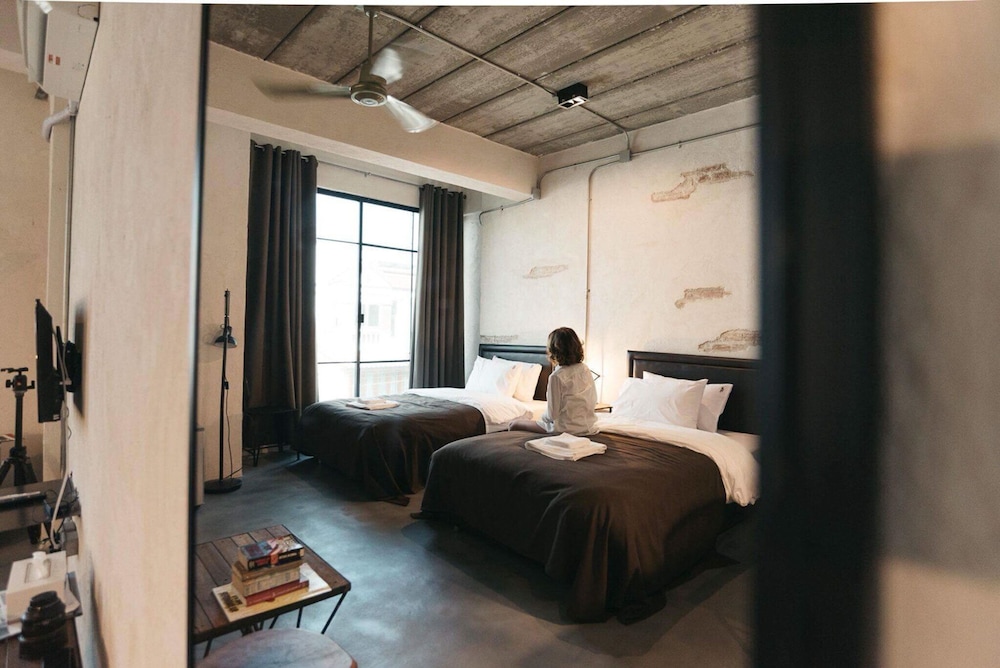 SUPERIOR, TWIN BEDS