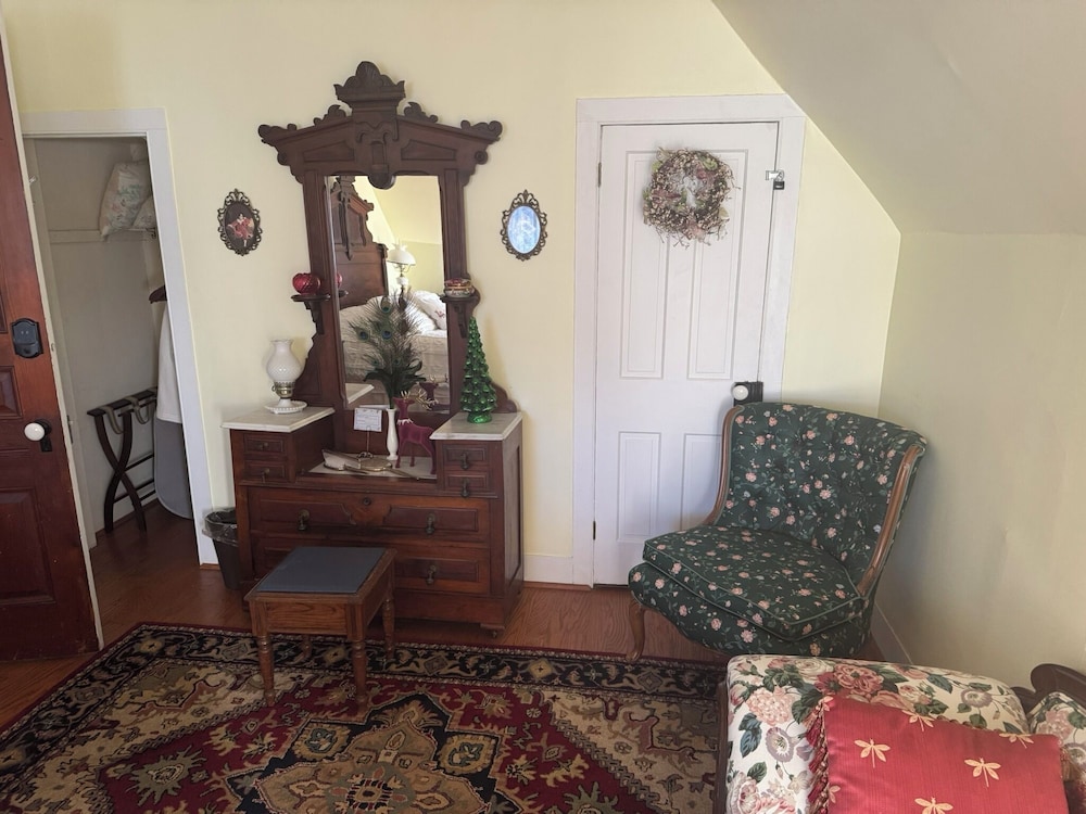 Gillis Grier Bed and Breakfast 9/50