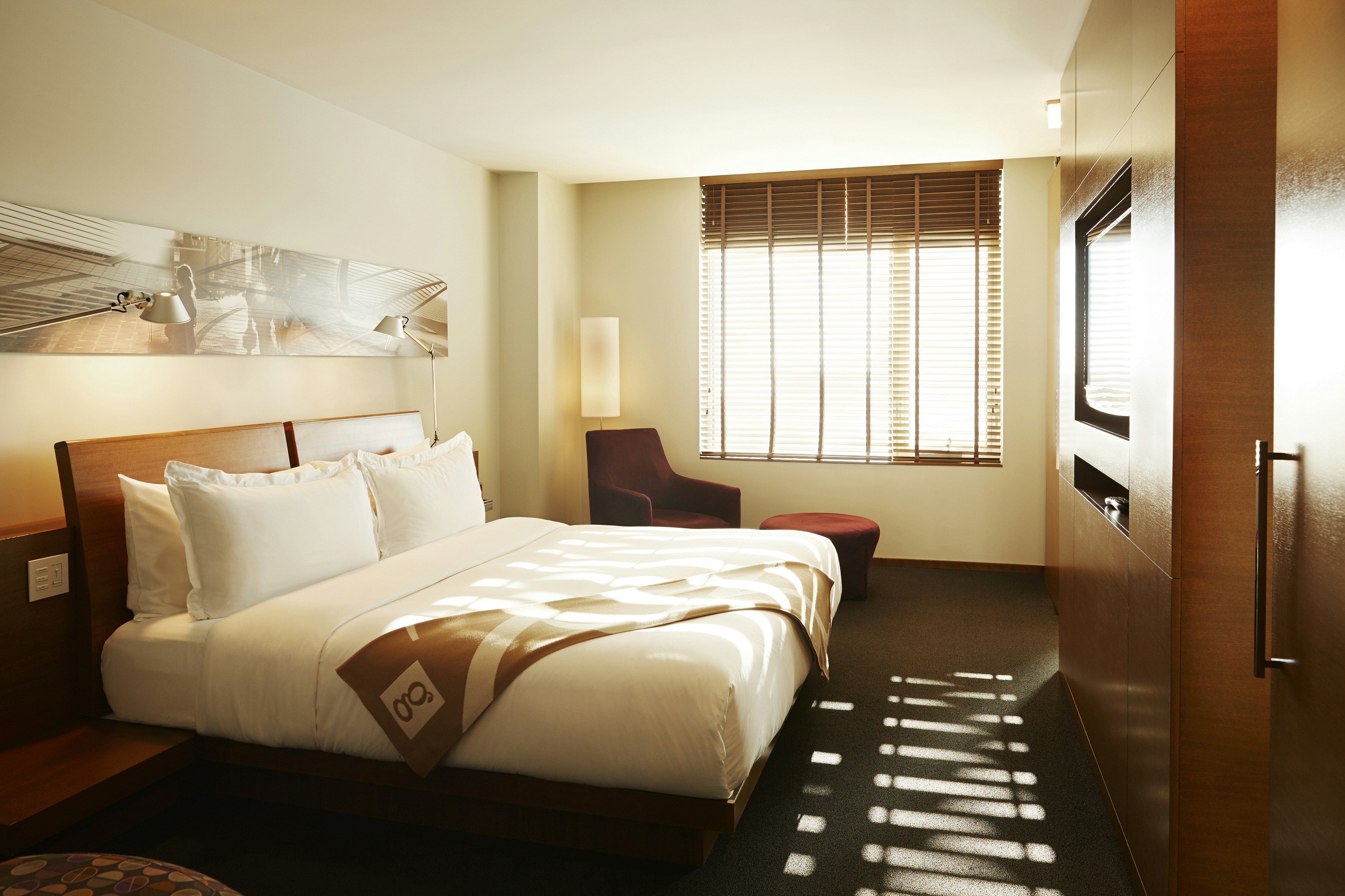 CLASSIC, QUEEN BED
