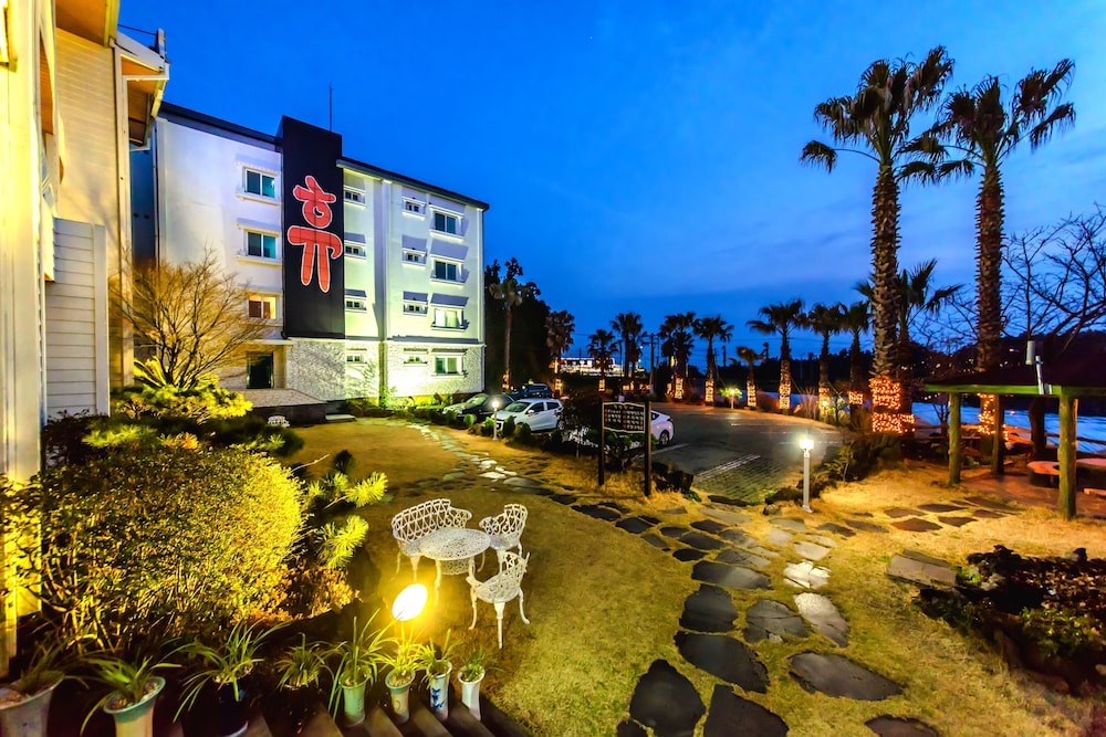 Jungmun Jejuhue Pension 37/44