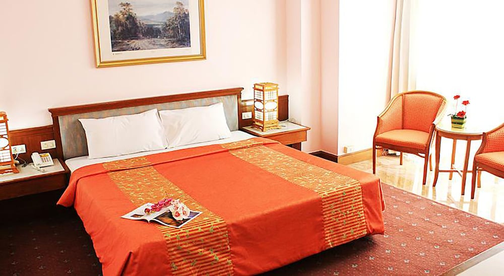 Asian Hotel Hatyai 30/72