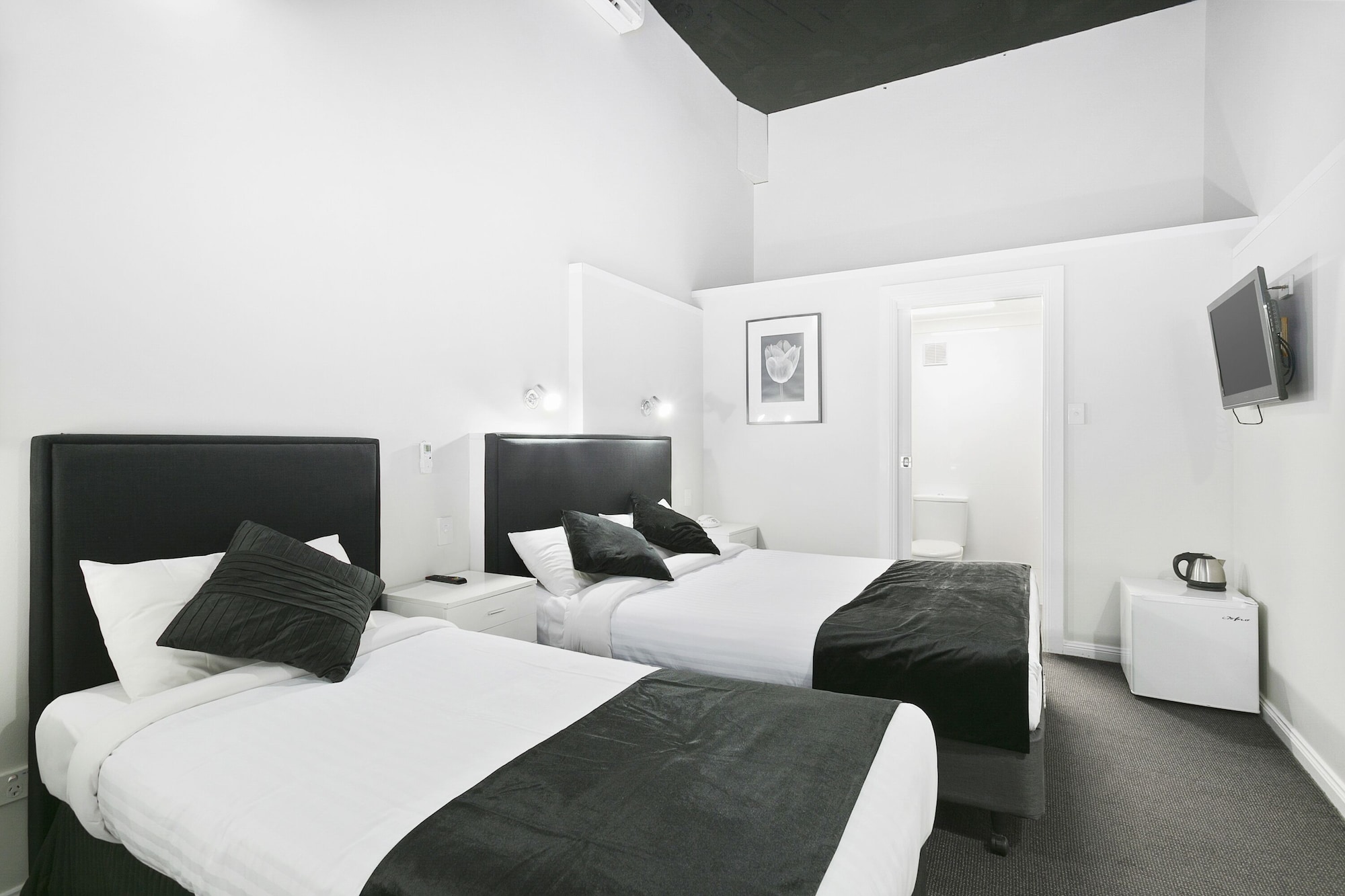 Family, 1 Single and 2 Double Beds
