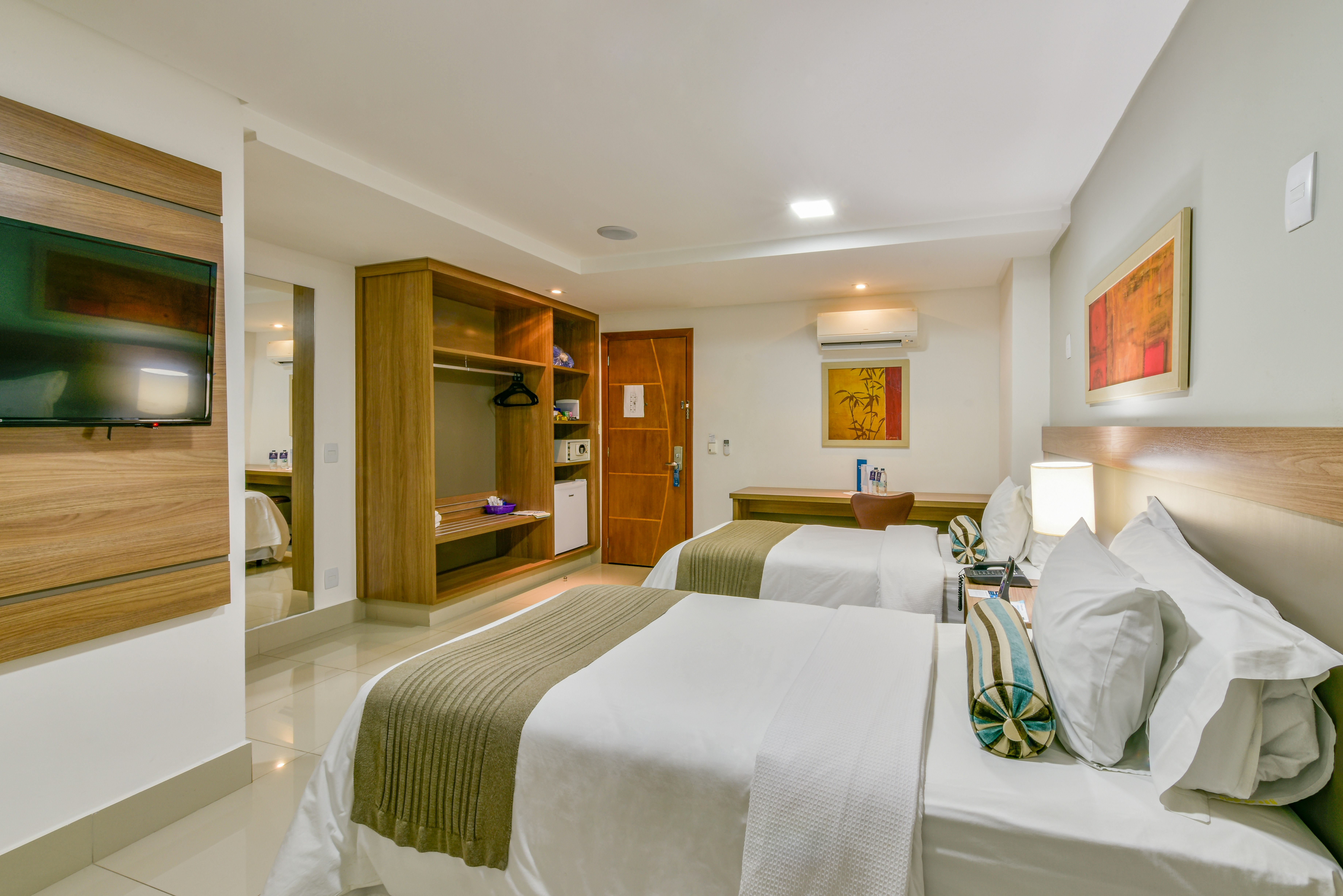 Plaza Inn Breeze Aeroporto 10/18
