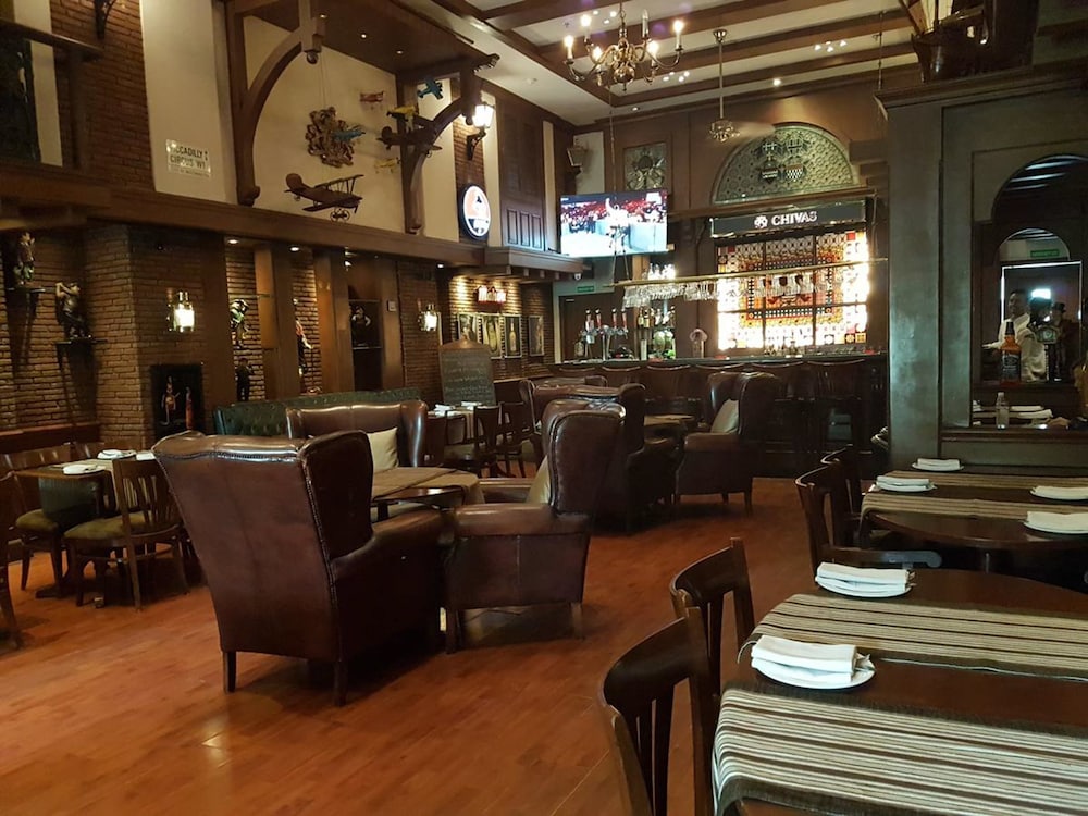 The Palms Town Country Club 27/44