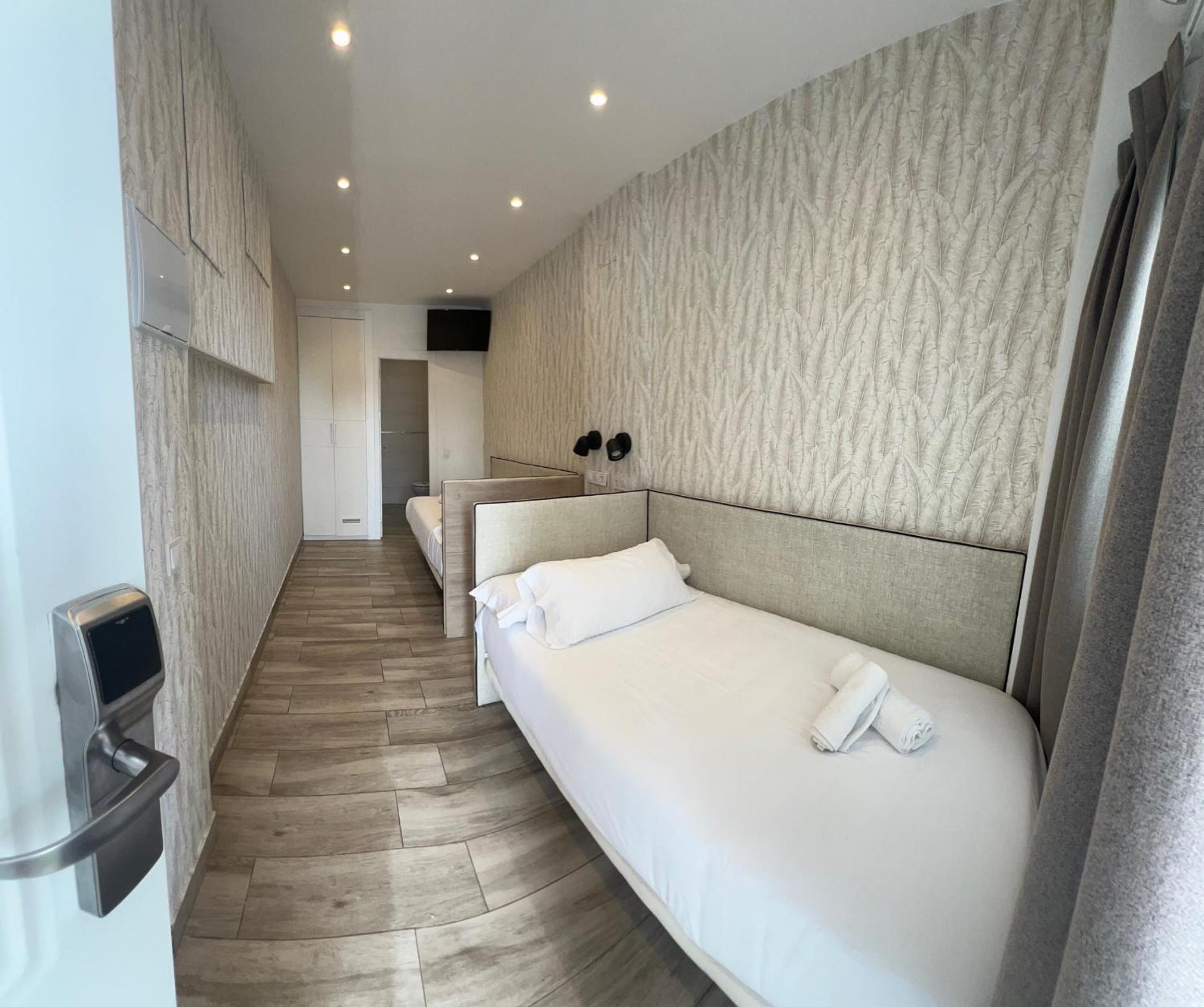 Room, Single, Hotel Zen Airport 8/20
