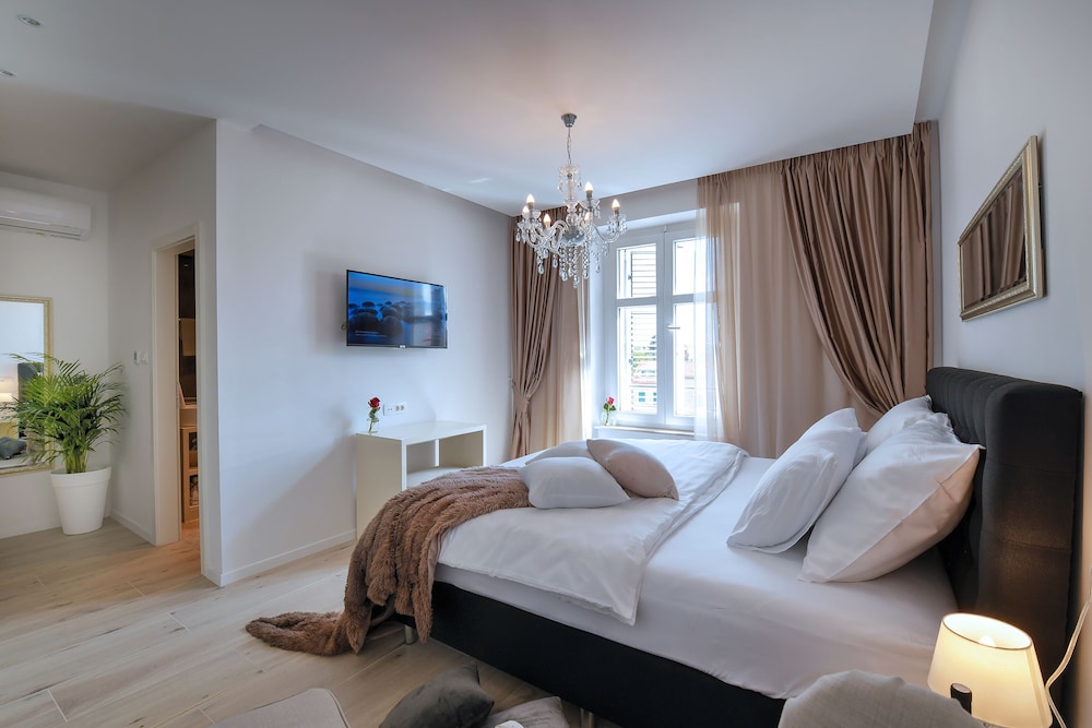 Via Porto Rooms 11/49