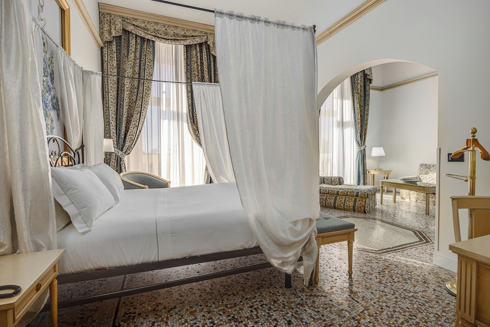 Hotel de La Ville 20/64
