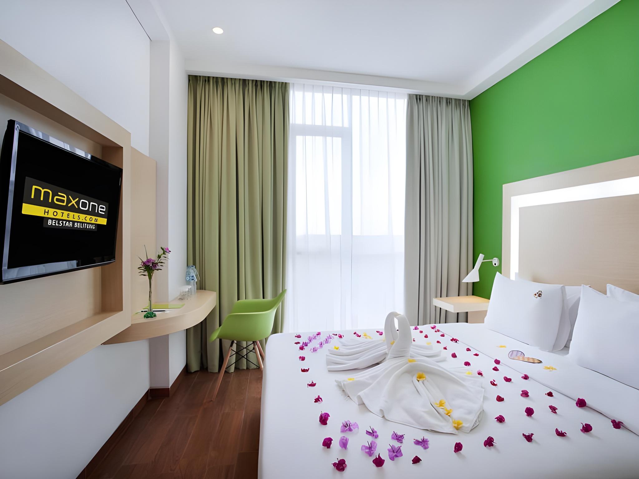 Happiness, Double Bed