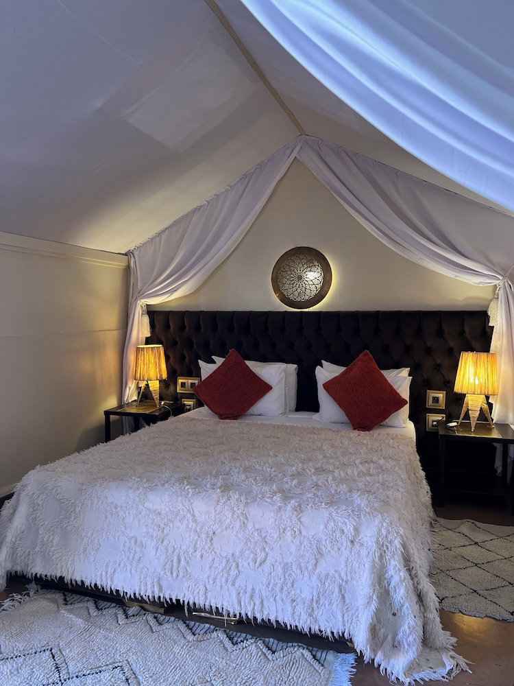 SUPERIOR, DOUBLE OR TWIN BED, TERRACE