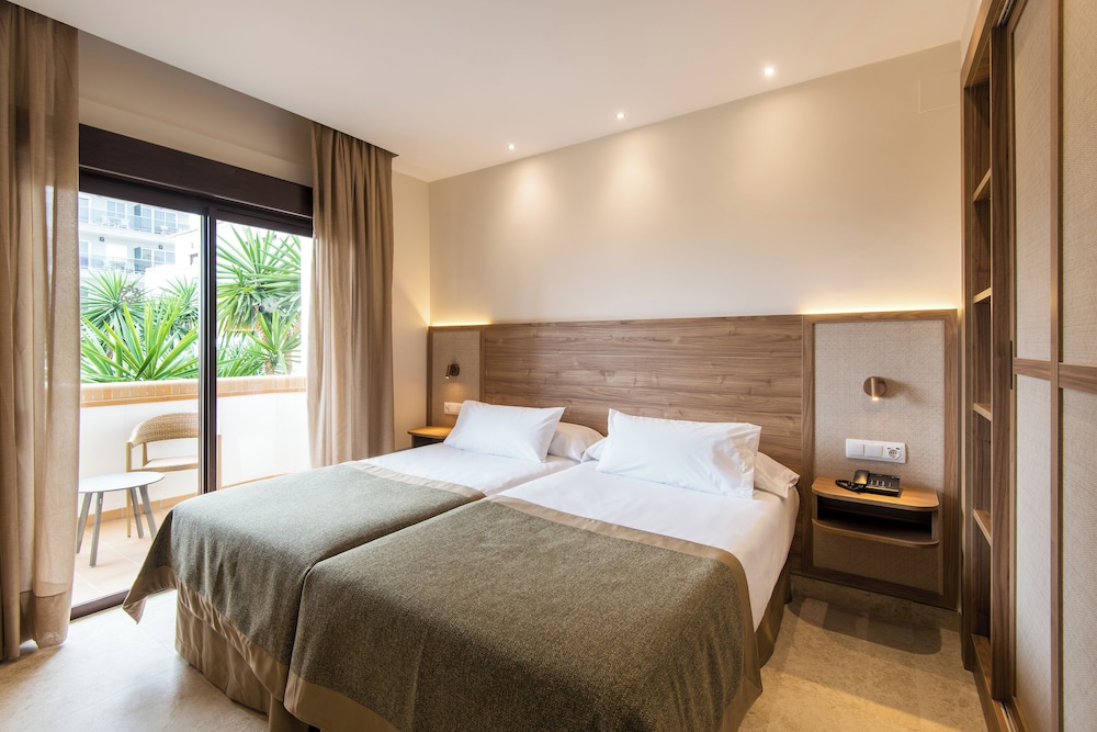 Room, Double Bed, Side Sea View, Pool View, Terrace