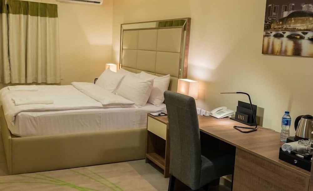 Iris Hotel 23/50