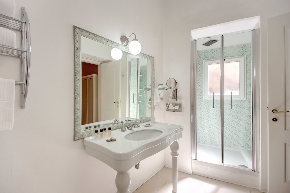 Relais Fontana di Trevi 33/64