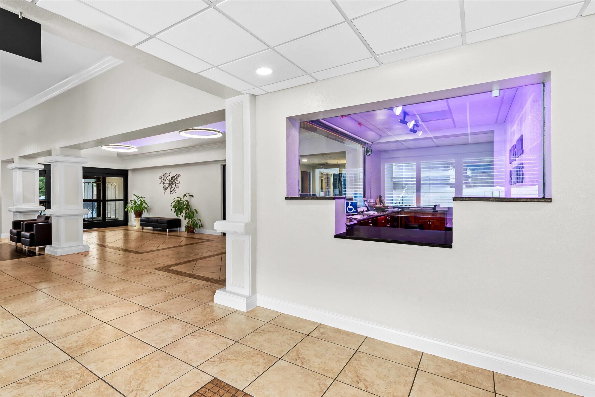 Days Inn & Suites by Wyndham Lakeland 18/85