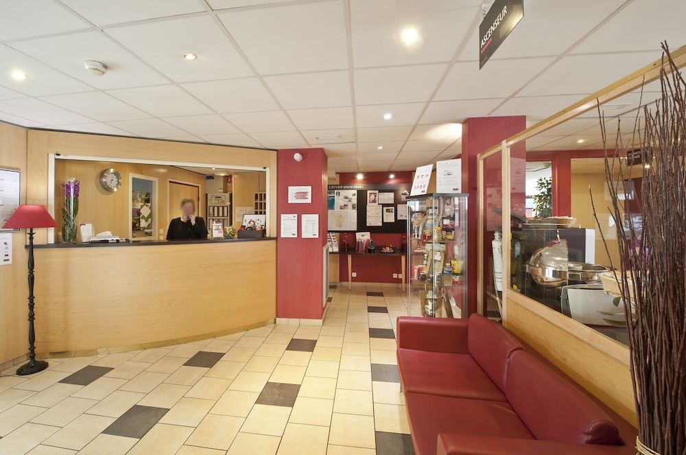 Lobby at CERISE PARIS CHATOU, CHATOU