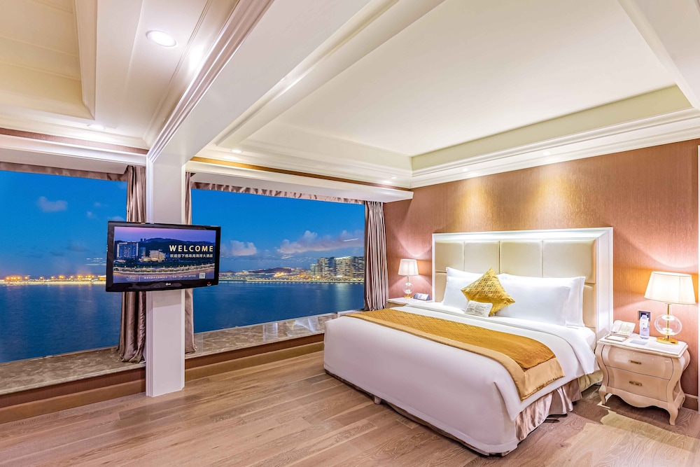 Grand Bay Hotel Zhuhai 8/50