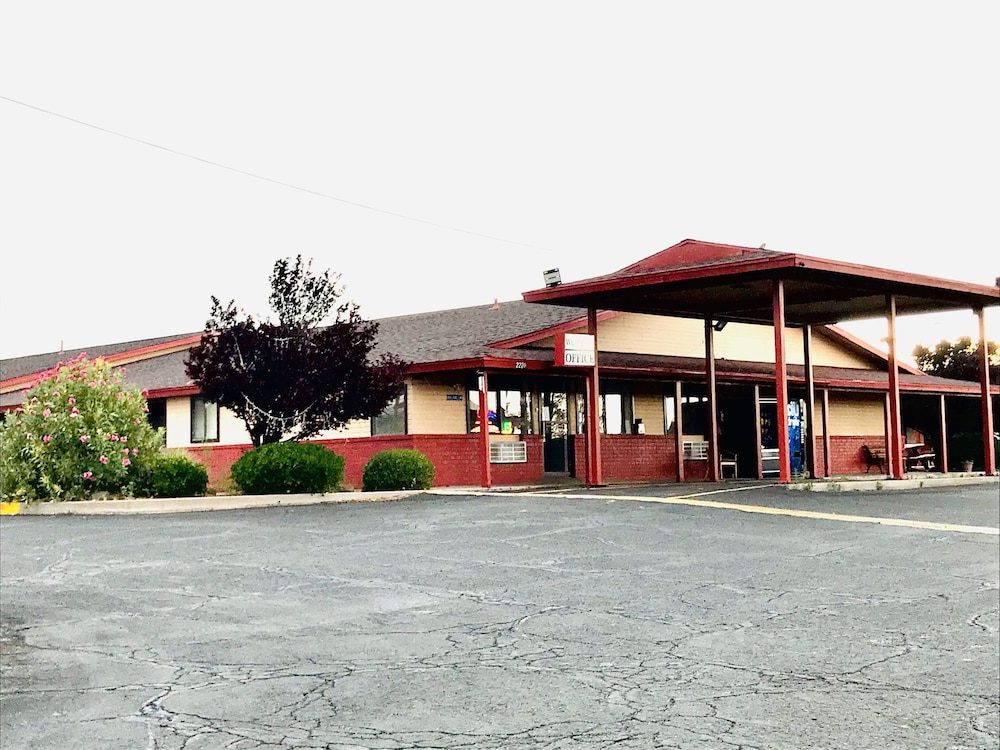 Travelodge by Wyndham Truth or Consequences 2/25
