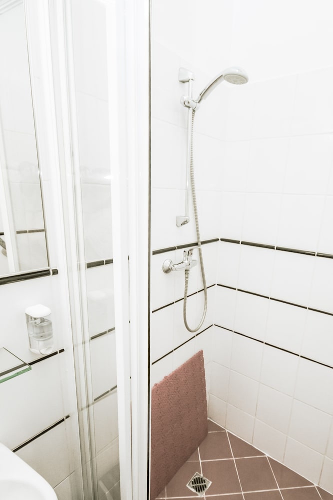 Hotel Kert 27/27