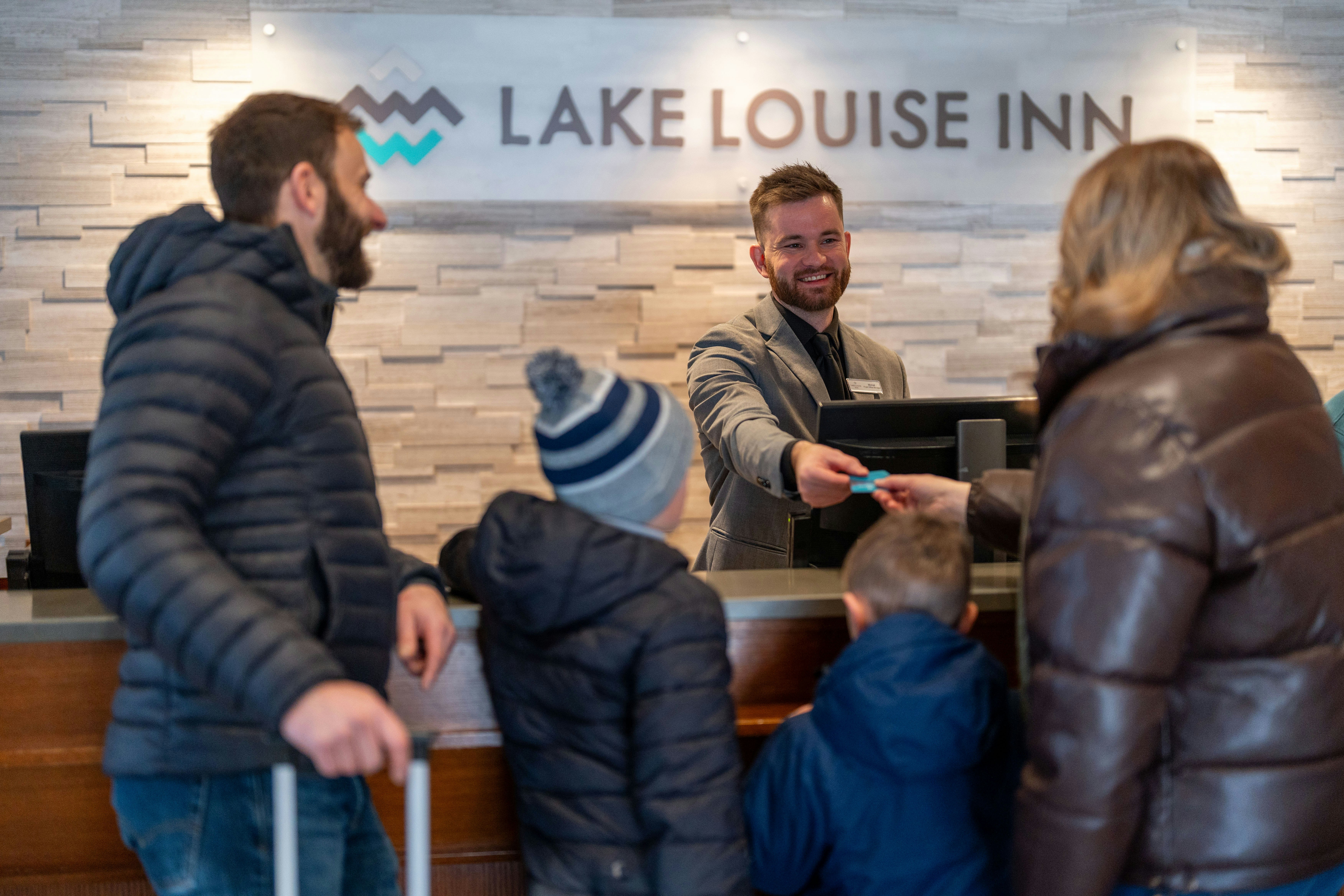 Lake Louise Inn 60/72