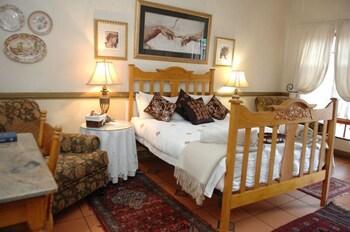 A Tapestry Garden Guest House 3/36