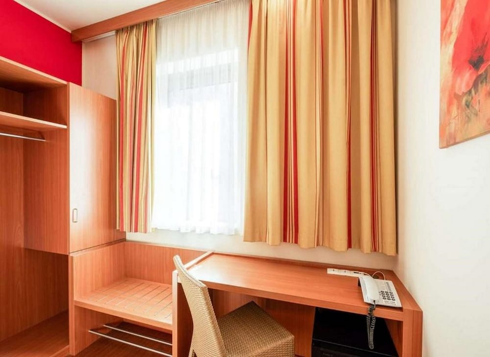 City Hotel Budapest 12/28