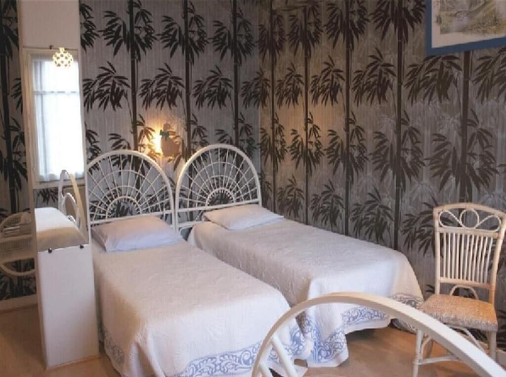 HOTEL LES TILLEULS 21/28