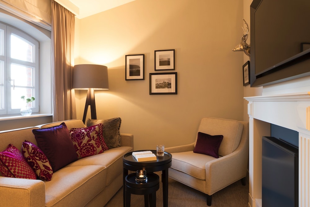 Hotel Brunnenhaus Schloss Landau 27/50