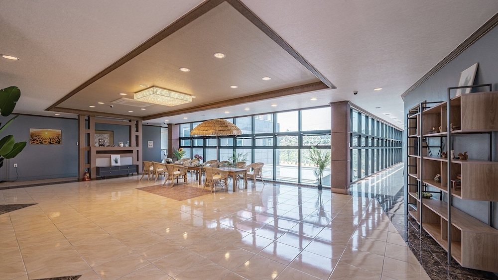 J.View Hotel 30/43