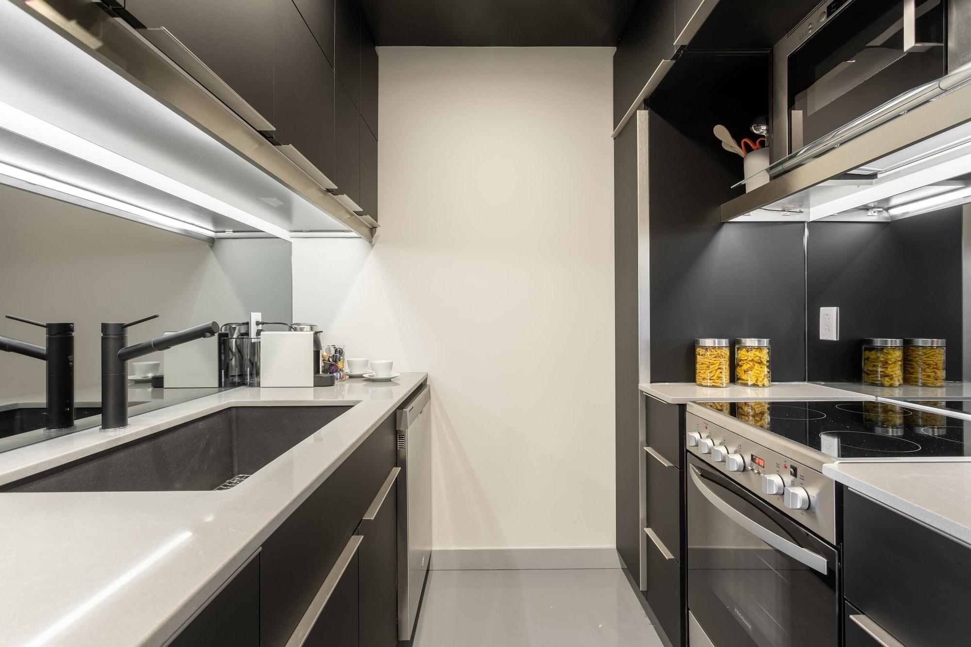 1 Bedroom, Double Bed, Pierce Boutique Apartments 4/6