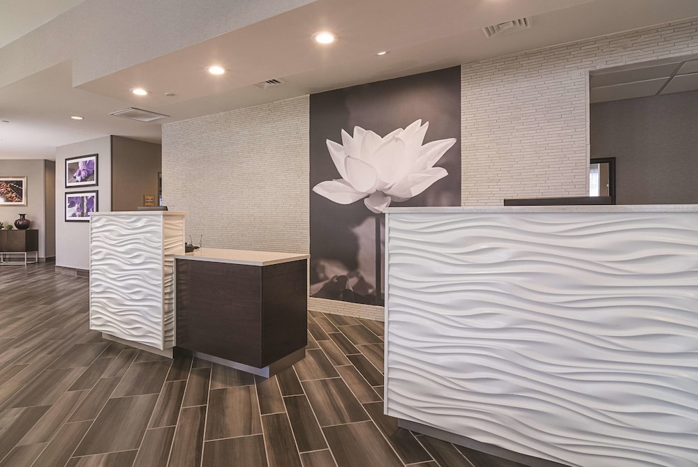 La Quinta Inn And Suites By Wyndham Phoenix Mesa West 22/56