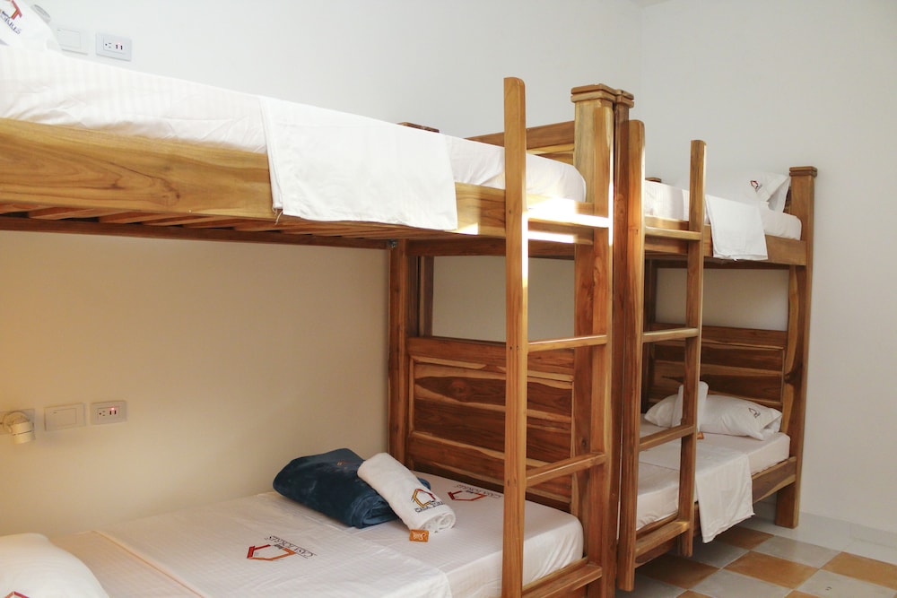 FEMALE DORM, 4 BEDS, SHARED BATHROOM