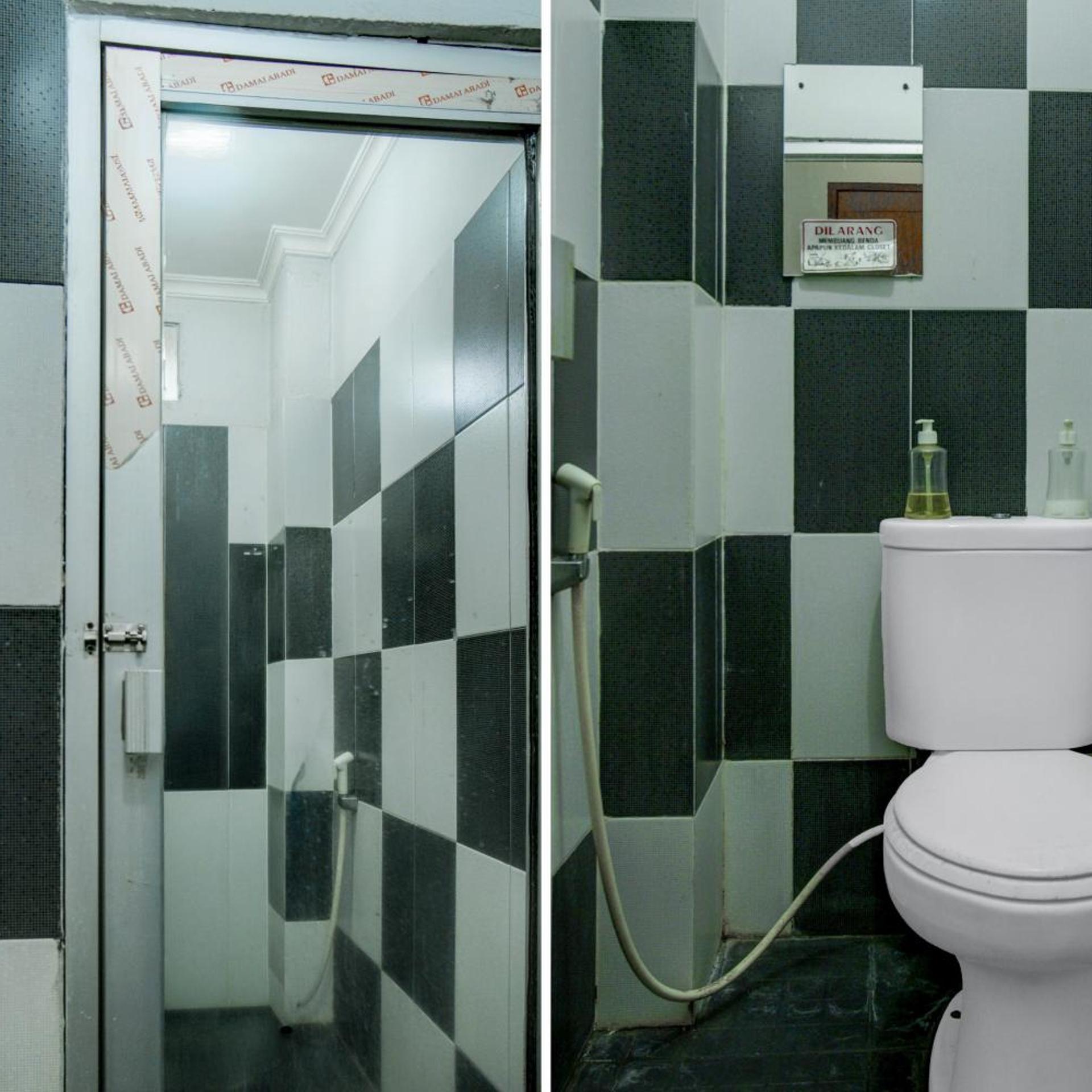 Hotel O near Palembang Square Mall formerly Wisma Faeyza Syakira Syariah 54/54
