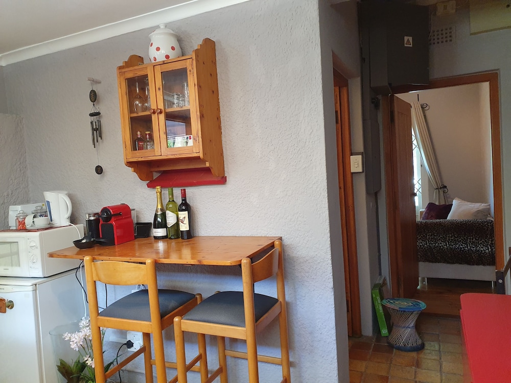 On Pinewood Guest House 3/47