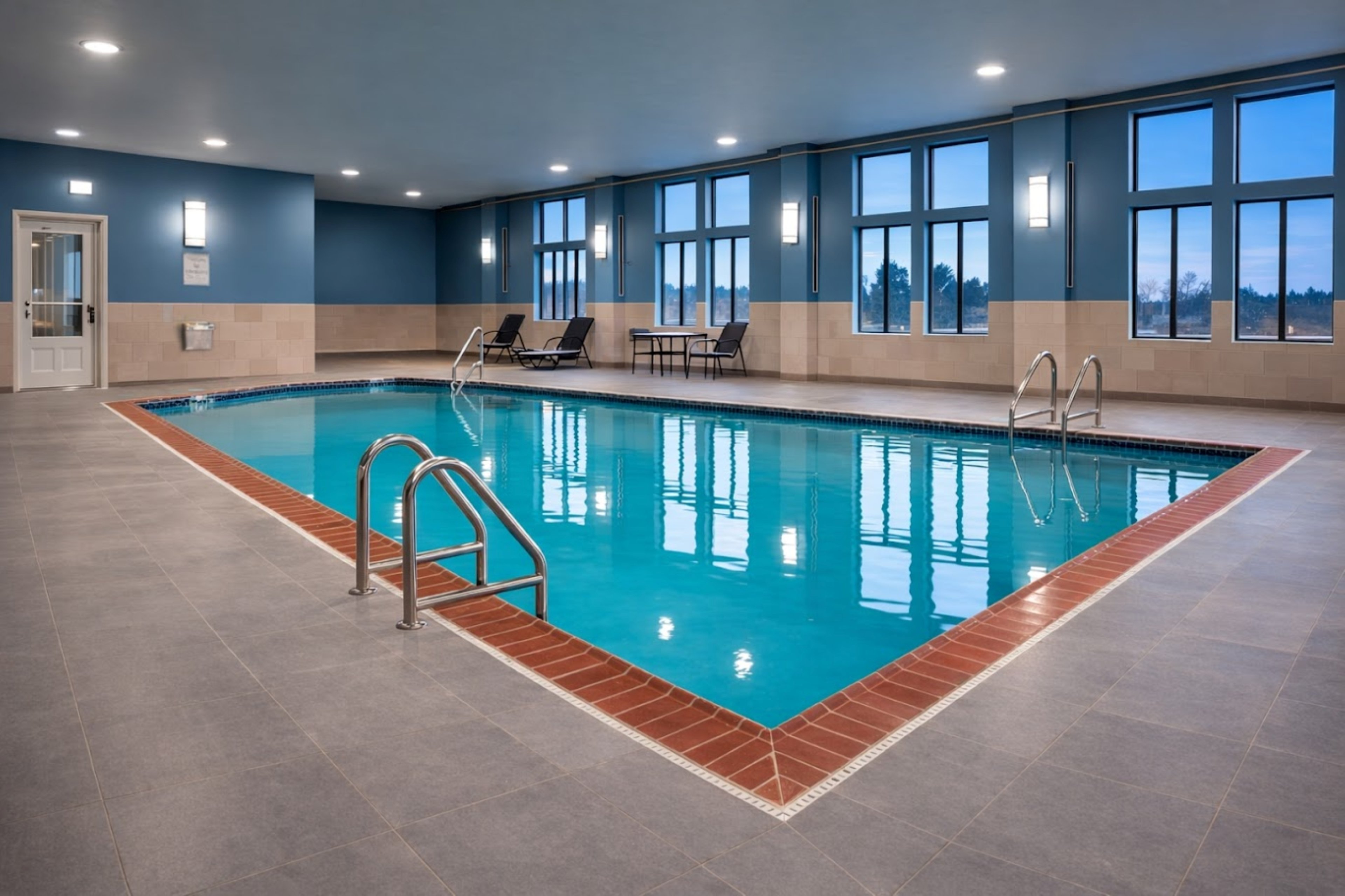 Holiday Inn Express Hotel Suites Winner 44/74