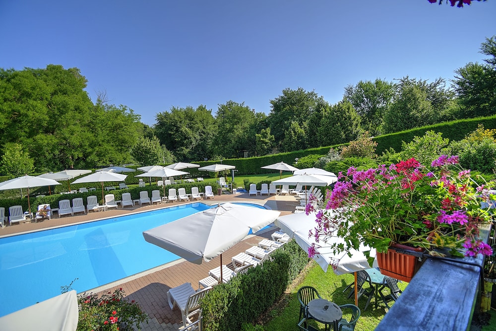 Flaminio Village Bungalow Park Campground 39/71
