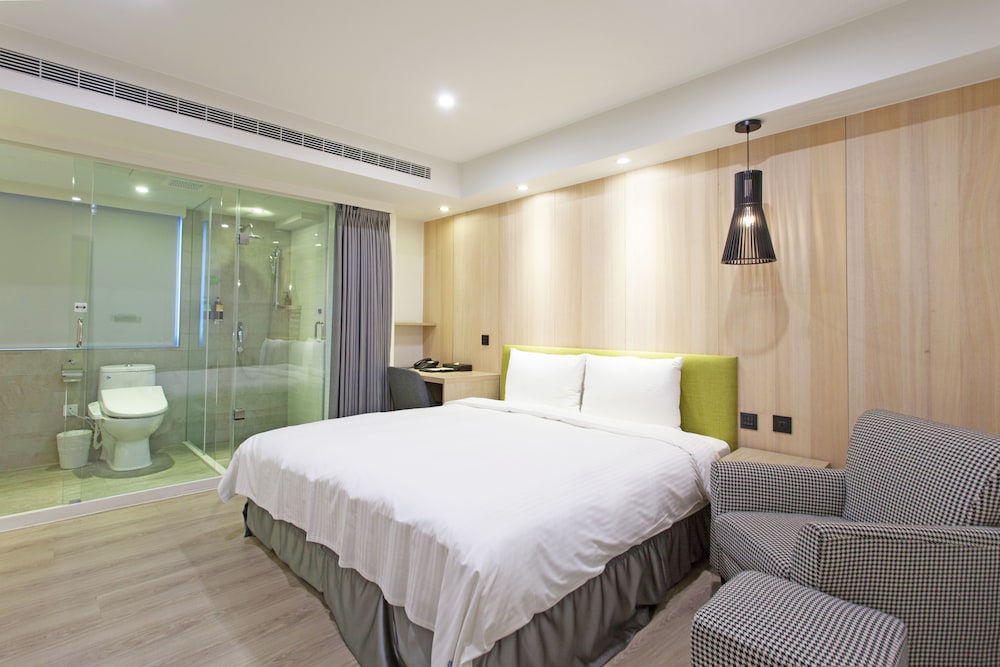 Green Hotel - West District 21/64