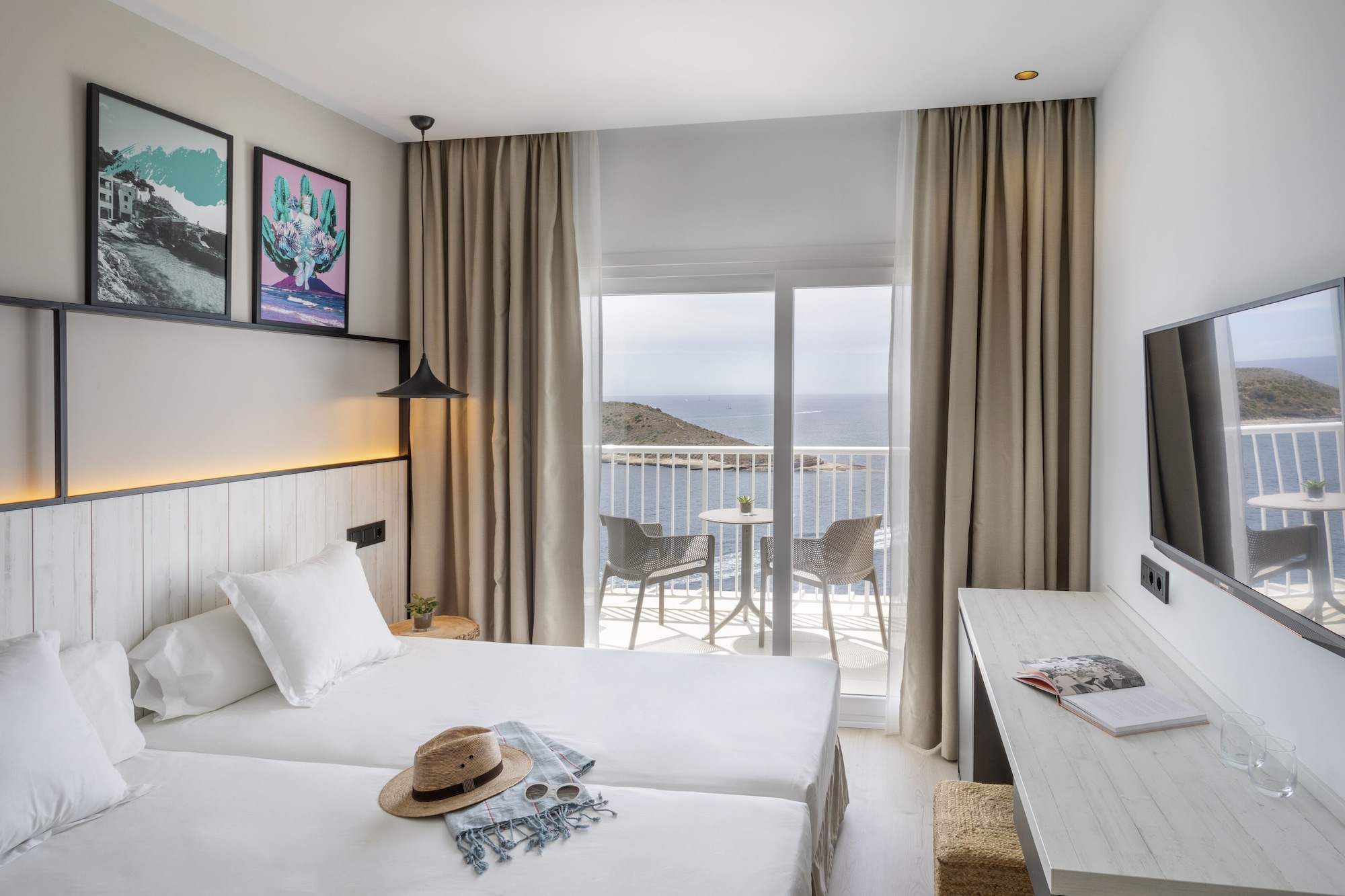 SUPERIOR, SEA VIEW