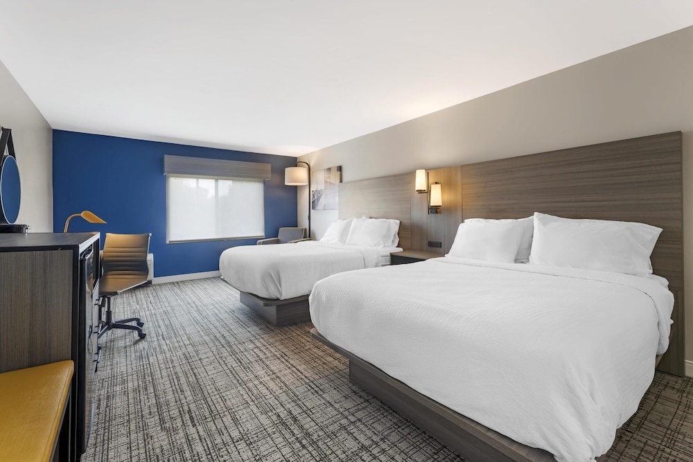 غرفة قياسية بسريرين كوين، Best Western Plus Elgin - Chicago 4/10