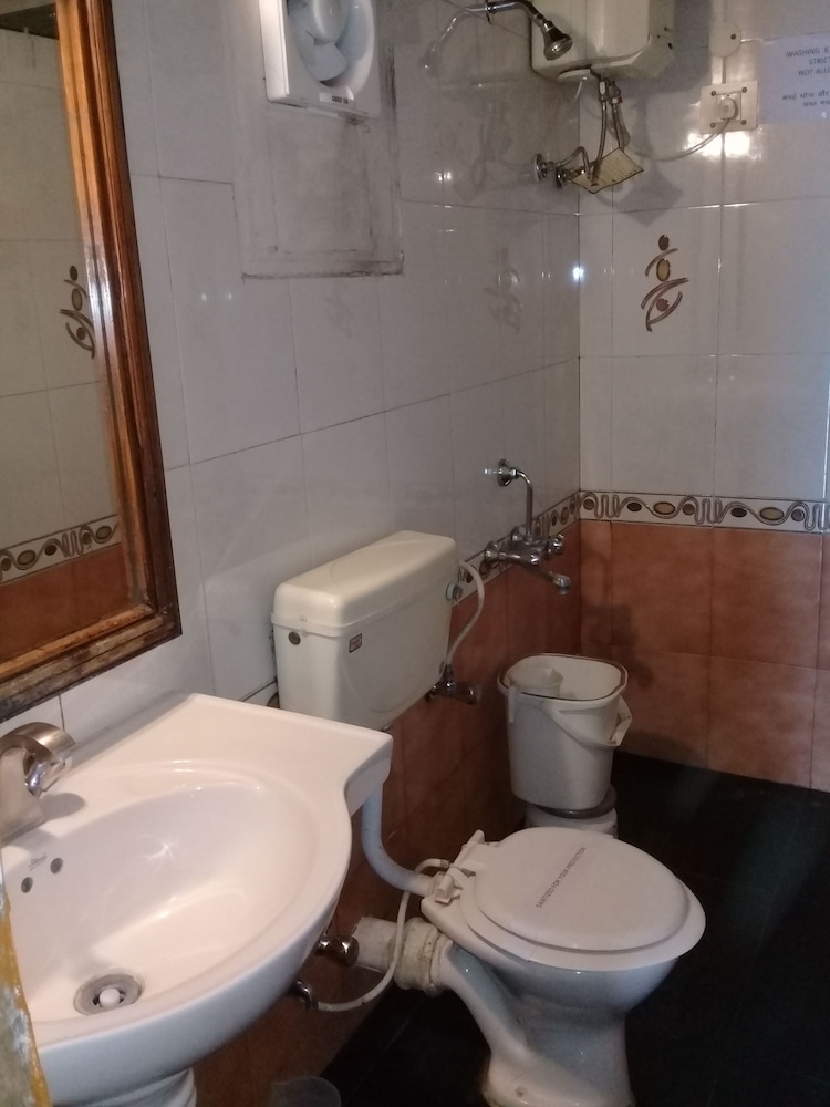 Hotel Happy Home 50/50