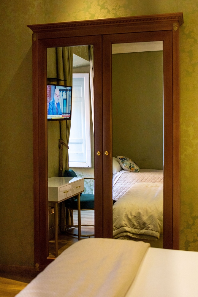 BQ House Trevi Luxury Rooms 13/50
