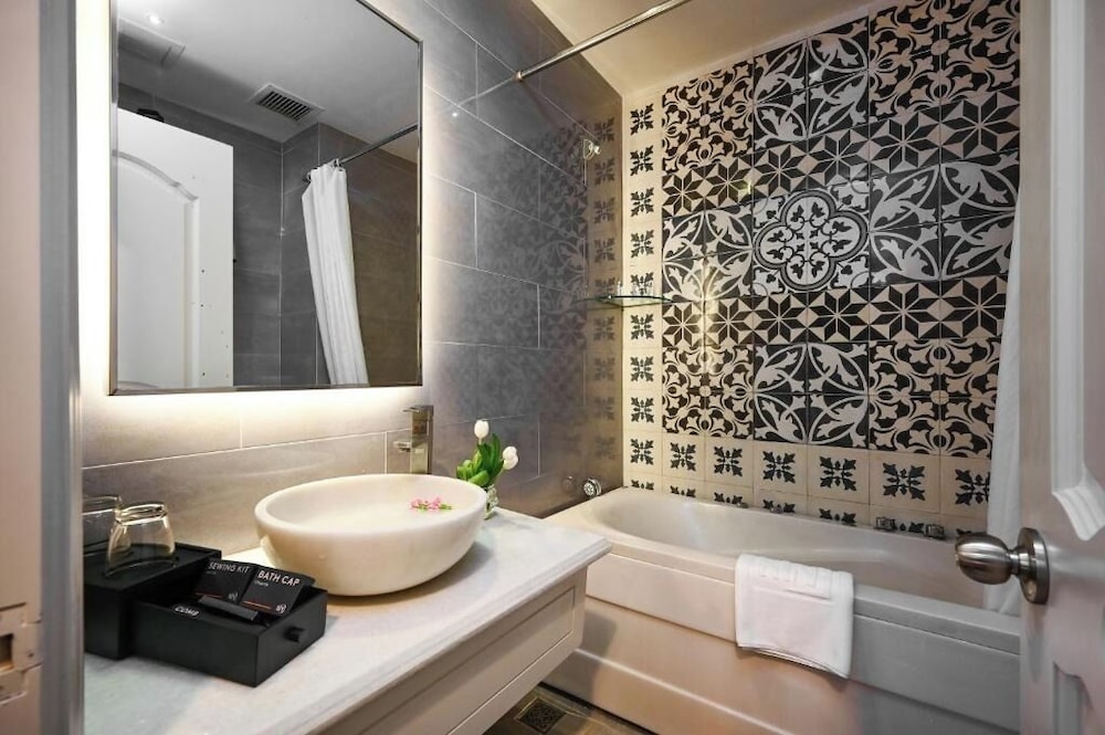 Kin Hotel Dong Du 62/64