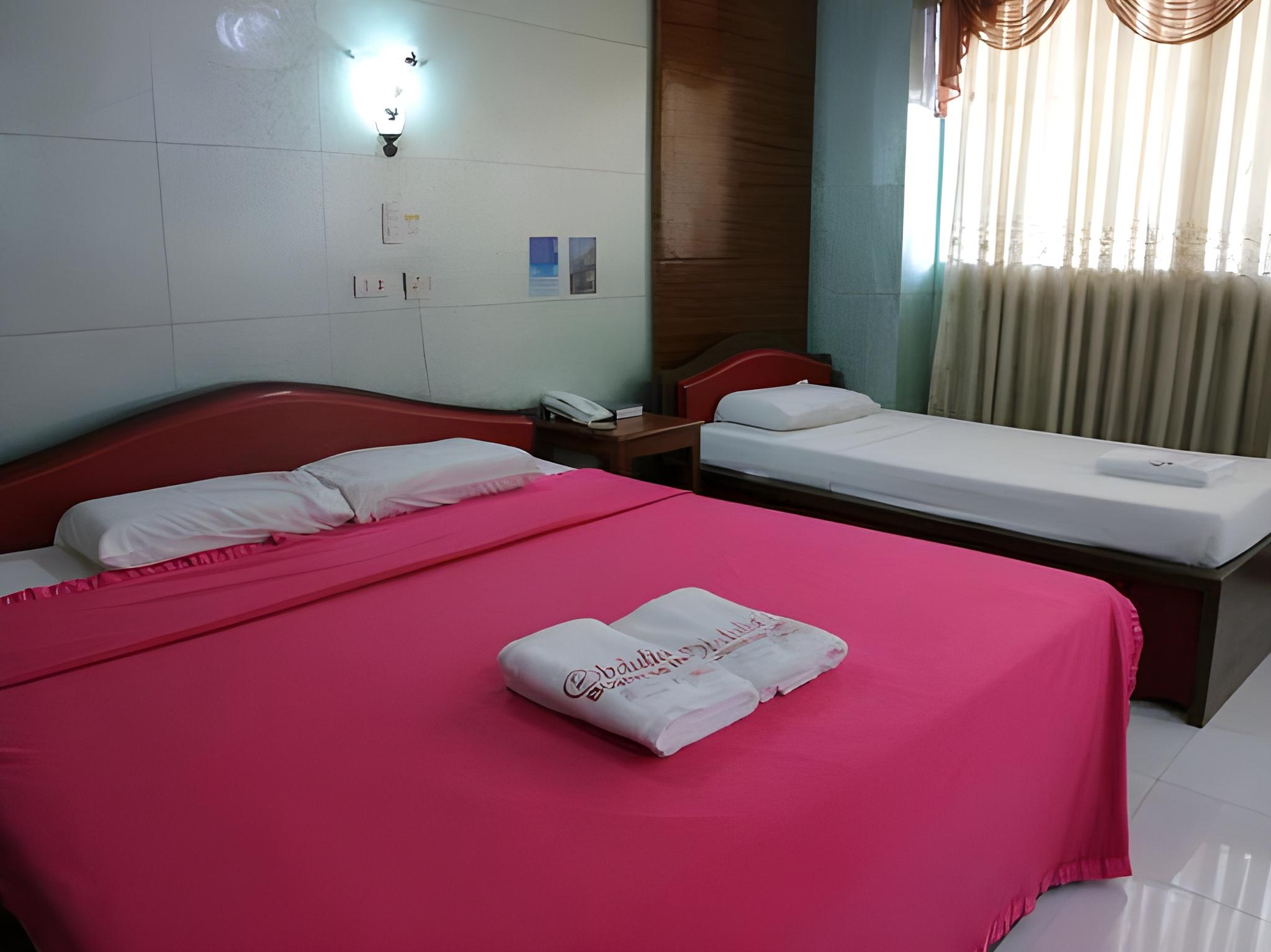 Family Suite, 1 King and 1 Single Beds
