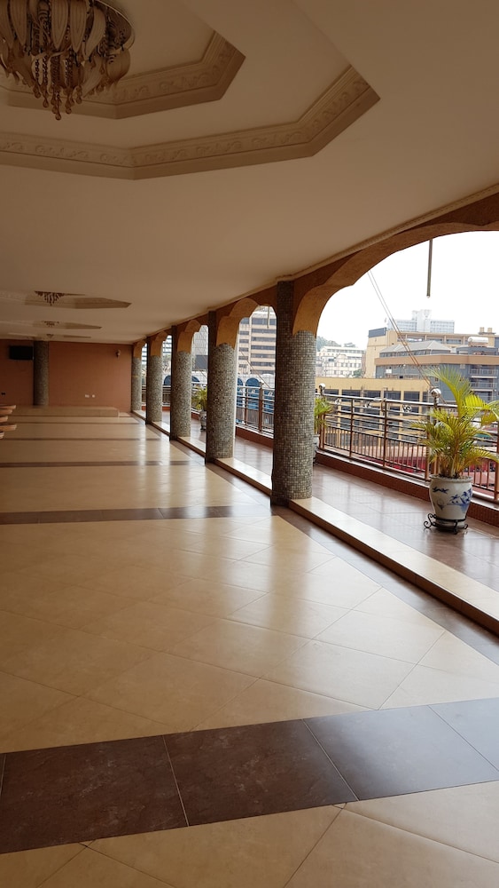 Biraj International Hotel 42/50