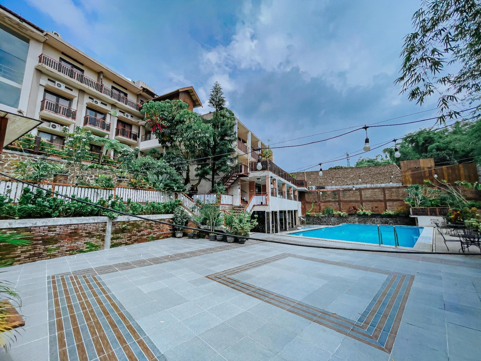 Spencer Green Hotel 37/40