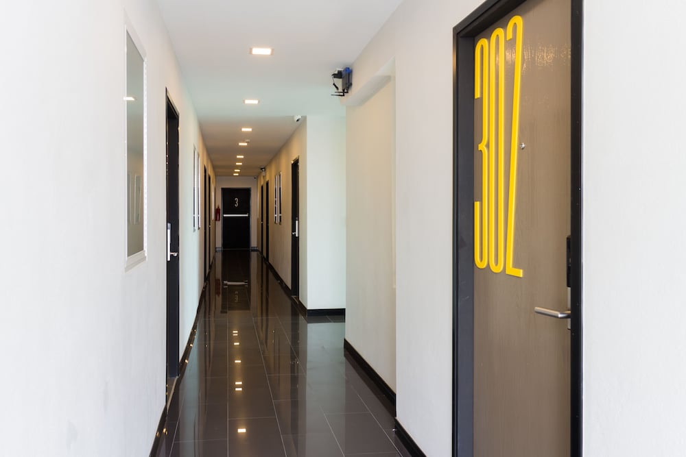 M2 Hotel 9/42