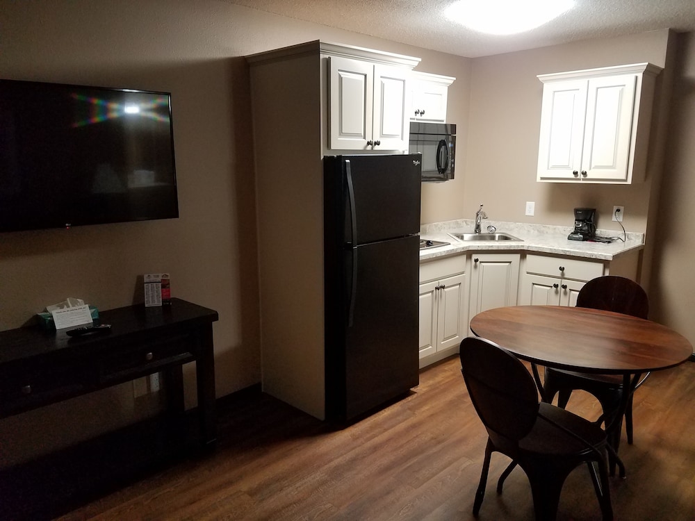 Americas Best Value Inn & Suites Bismarck 17/31
