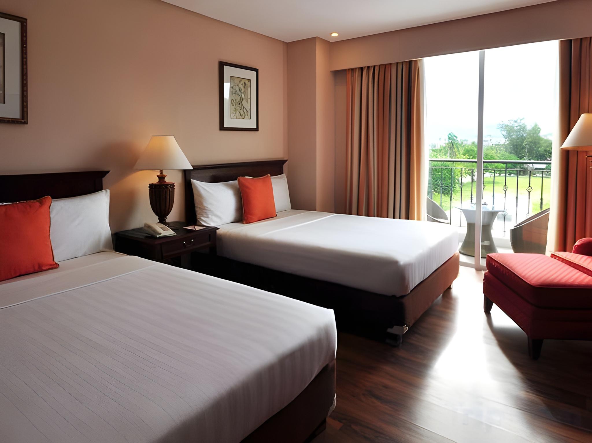 Super, Deluxe, Queen Bed