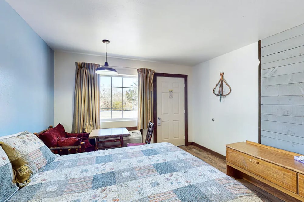 White Wing Lodge 15/30