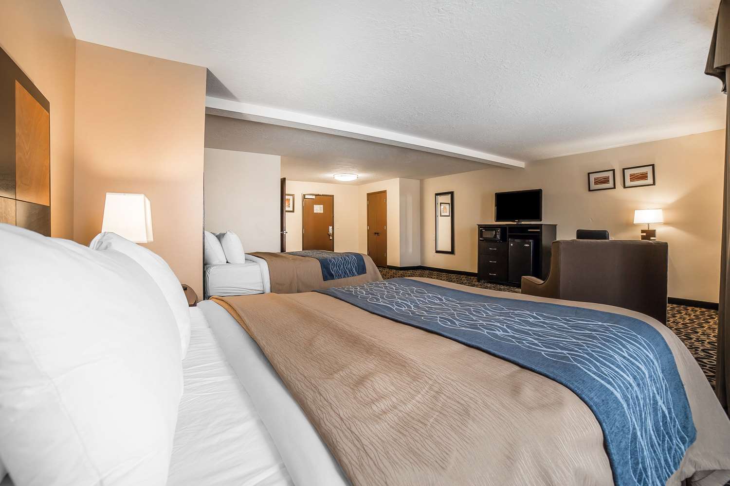 COMFORT INN BALLARD-ROOSEVELT 10/30