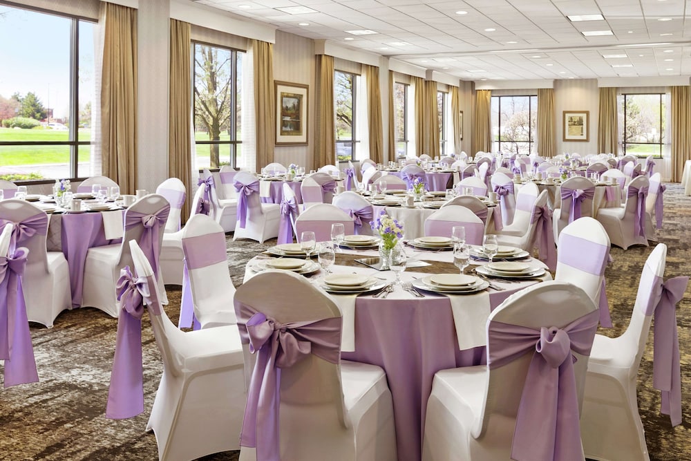 Doubletree By Hilton Detroit Novi 51/74