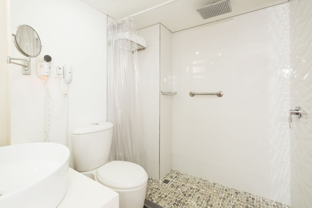 Country International Hotel 53/55